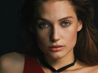 Join EvaMate for Exclusive Live Webcam