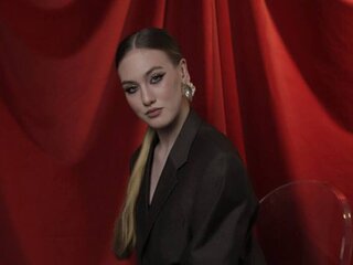 Join JenniferCamprell for Exclusive Live Webcam