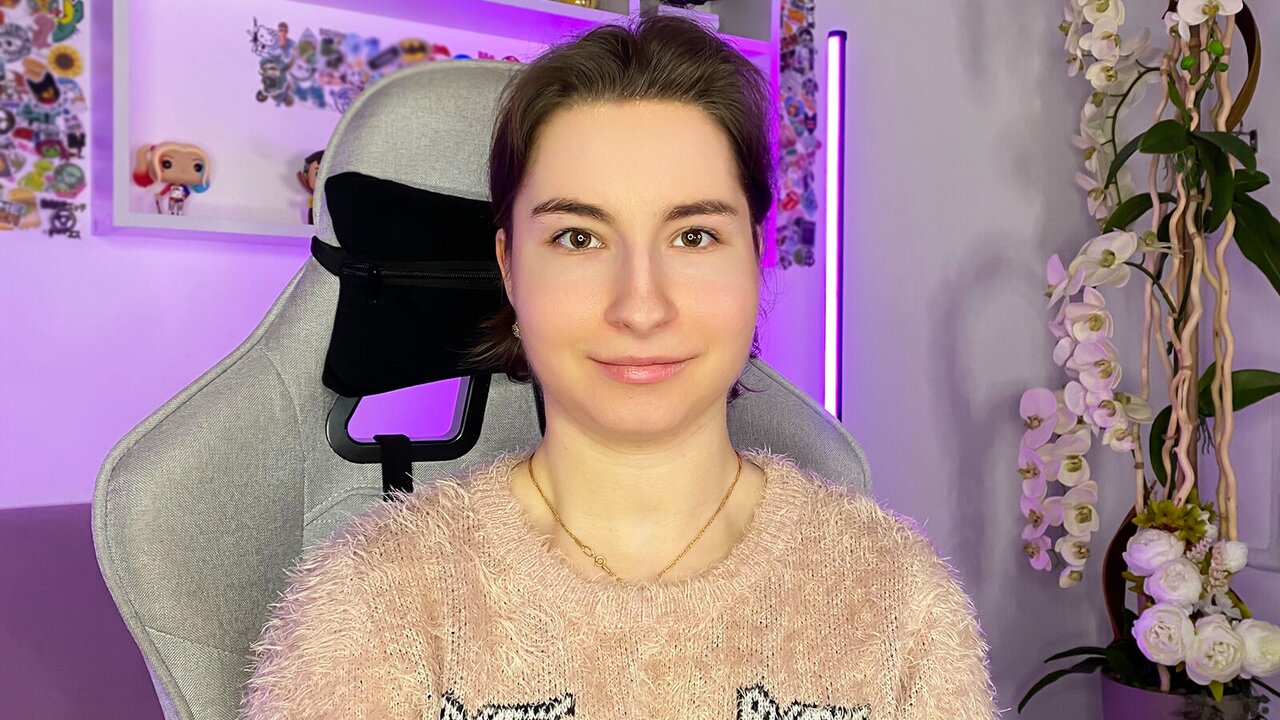 Join KarenBells for Exclusive Live Webcam