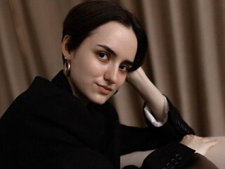 Join KateWillows for Exclusive Live Webcam