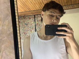 Join LiamAndrewz for Exclusive Live Webcam