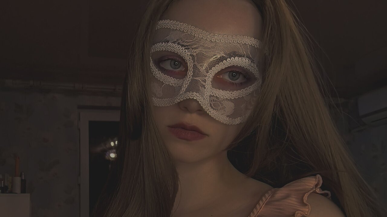 Join Michelelovve for Exclusive Live Webcam