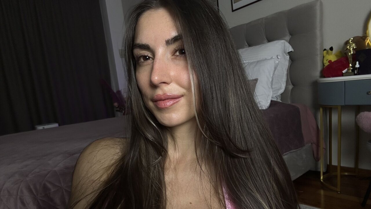 Join MissAlyse for Exclusive Live Webcam