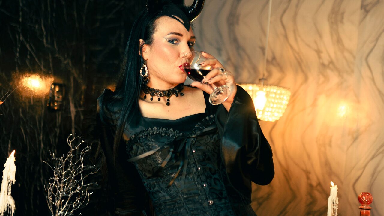 Join NicMiss for Exclusive Live Webcam