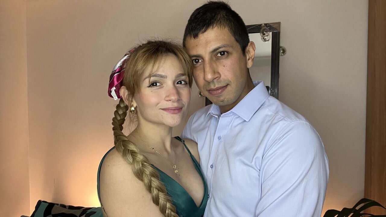 Join SiellaAndKosta for Exclusive Live Webcam