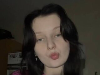 Join SoledadPonessa for Exclusive Live Webcam