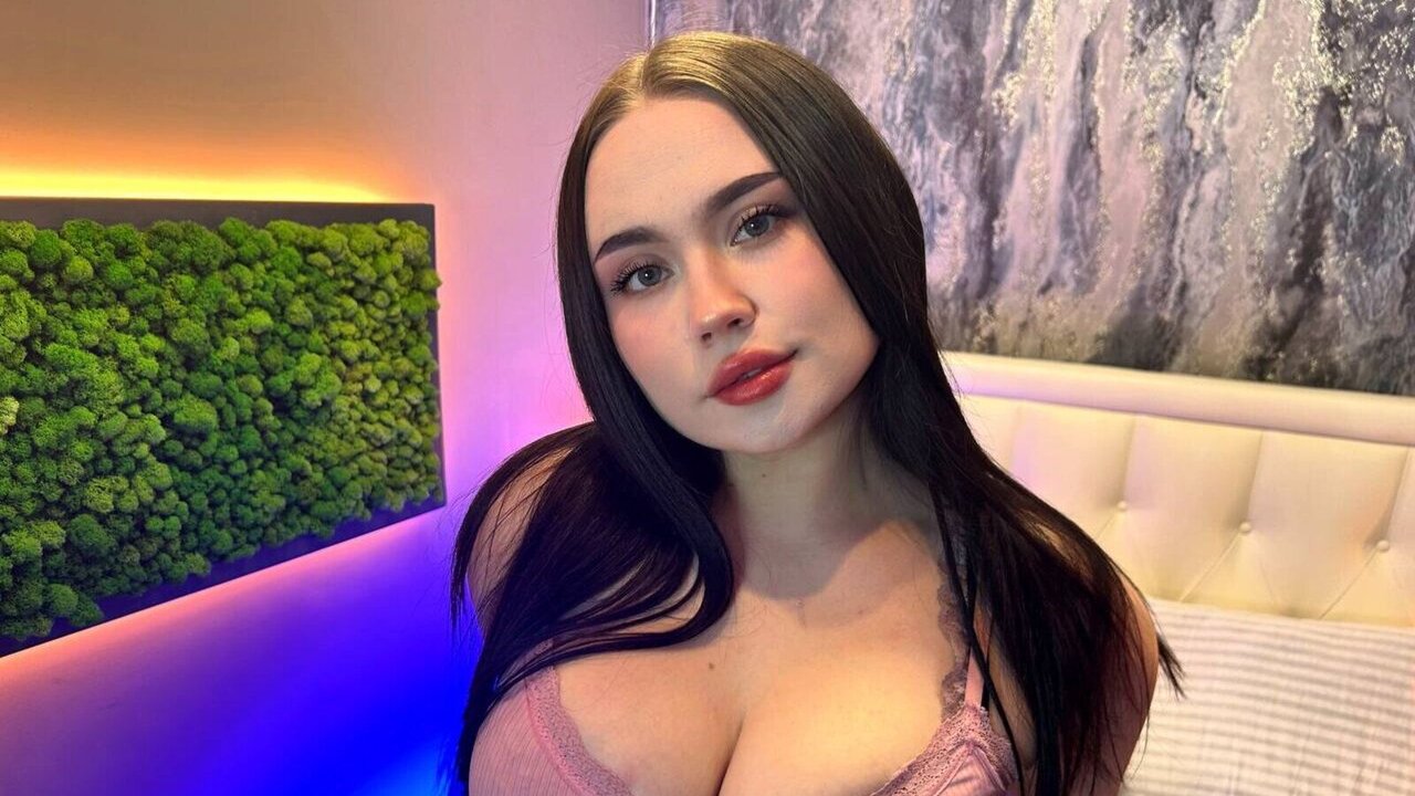 Join TinaCays for Exclusive Live Webcam
