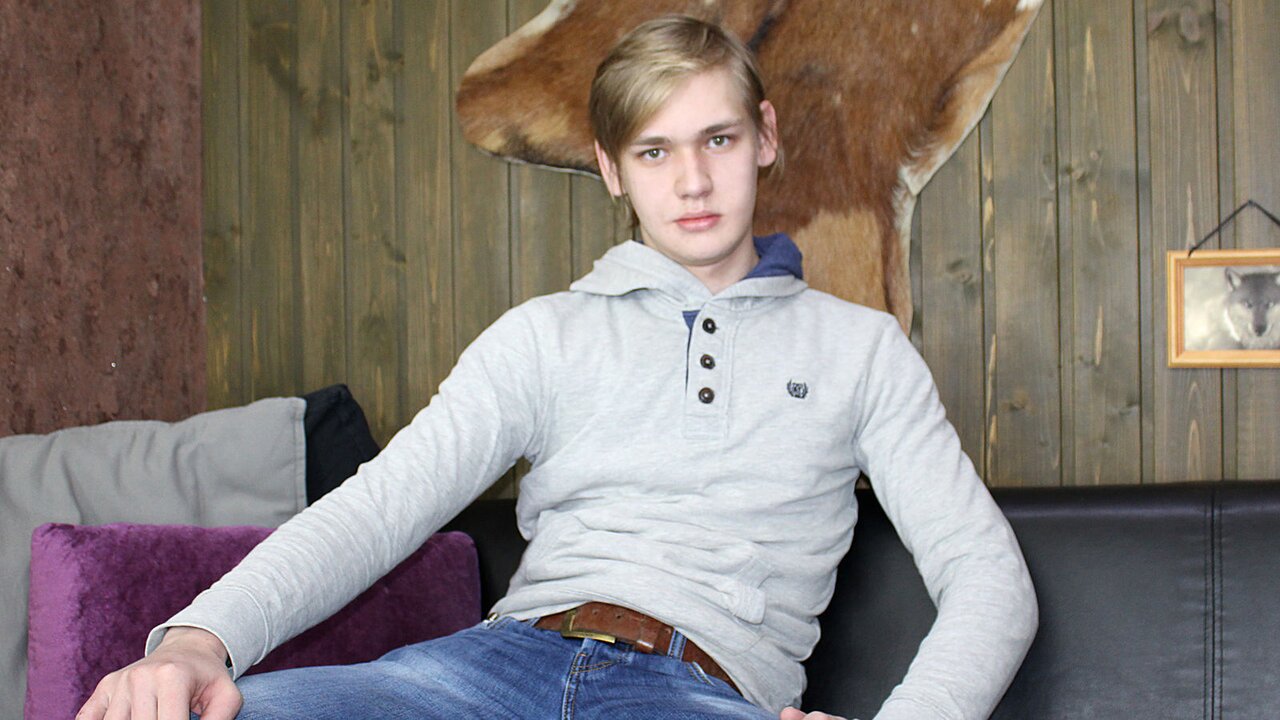 Join WalkerBlonde for Exclusive Live Webcam